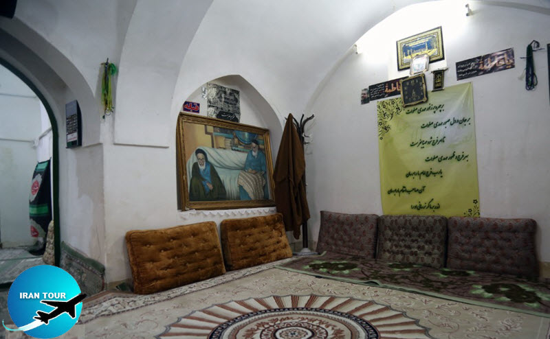Ard and Khorma(Flour and Dates)Mosque in Ardakan, Yazd, is known as the smallest mosque in Iran