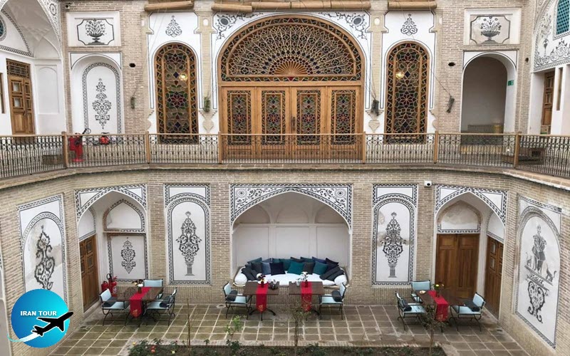 ARCHITECTURE OF HISTORICAL HOUSES IN KASHAN