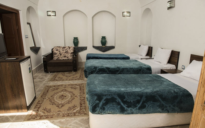 Firooze Traditional Hotel