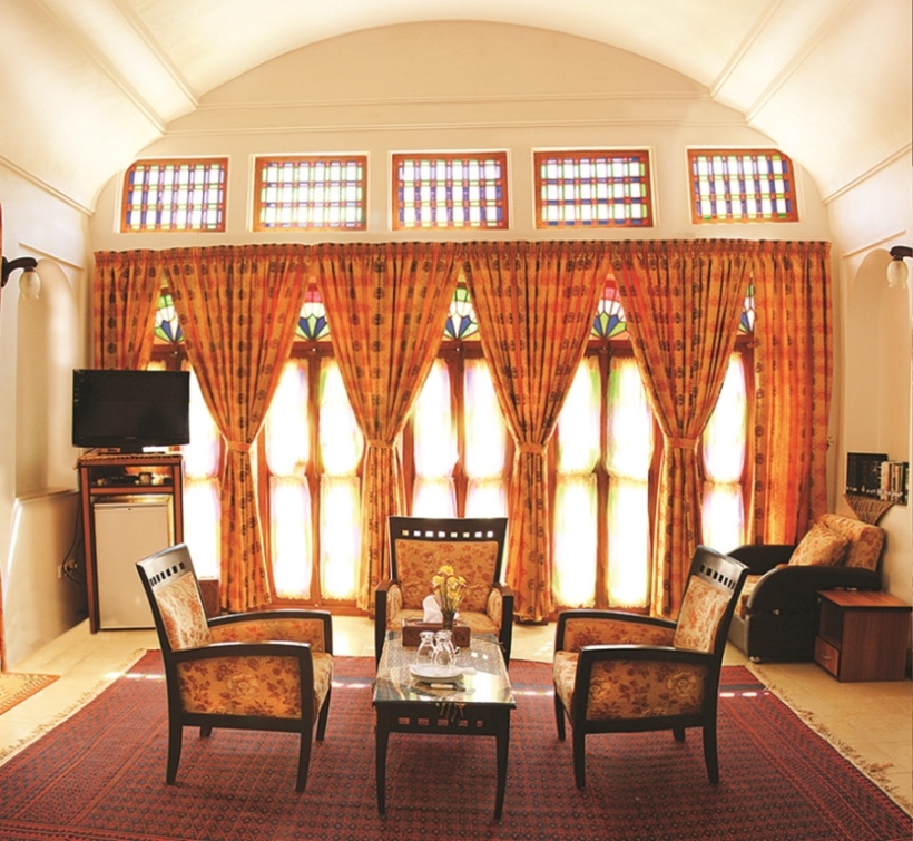Mozaffar Traditional Hotel