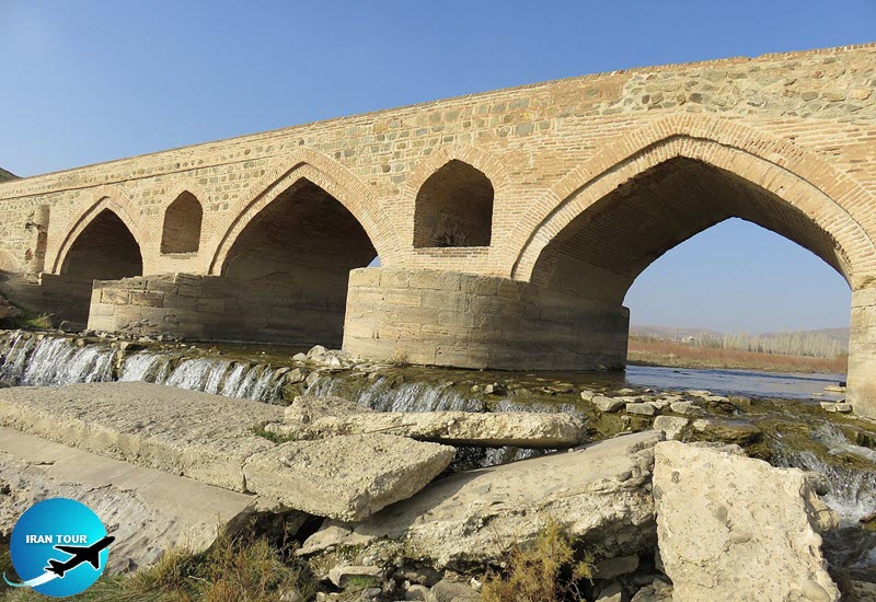The most famous old bridges in Maragheh